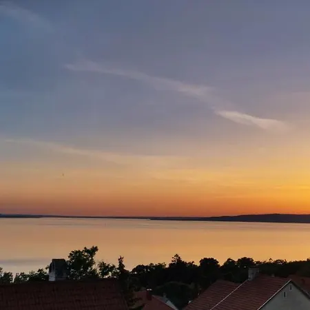 Fantastic View To Lake Balaton Apartment *